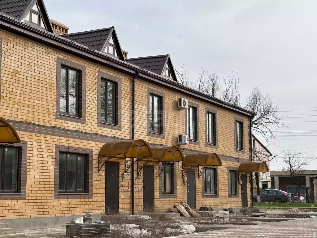 Таунхаус в Калмыкия, Элиста ул. Хомутникова, 116А (48 м) - Фото 1