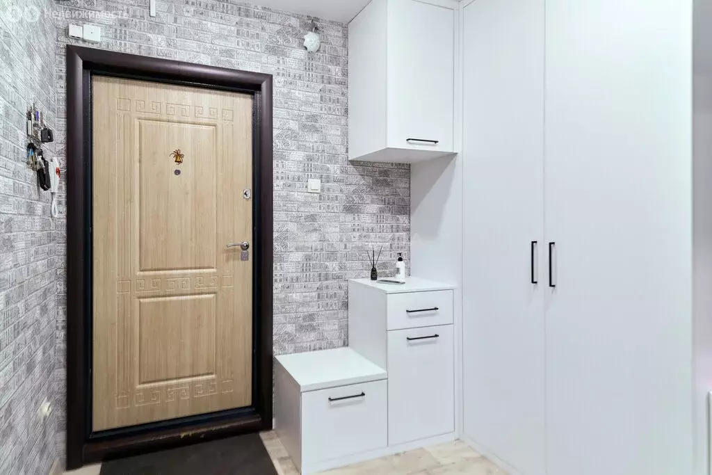 3-комнатная квартира: Томск, улица Андрея Крячкова, 17 (63.4 м) - Фото 1