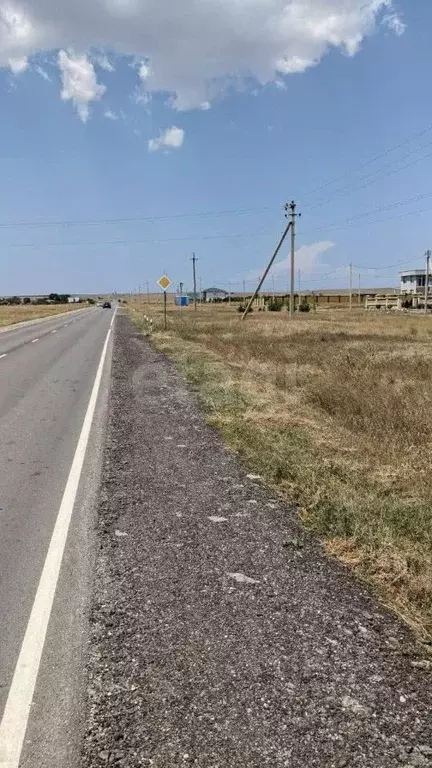 Участок в Крым, Черноморский район, Окуневское с/пос, с. Громово  ... - Фото 1