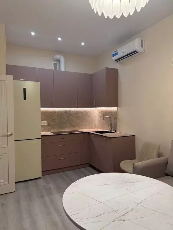 1-к кв. Крым, Симферополь просп. Александра Суворова, 97 (40.0 м) - Фото 1