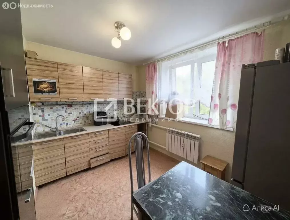3-комнатная квартира: Кохма, Машиностроительная улица, 8 (73.5 м) - Фото 1