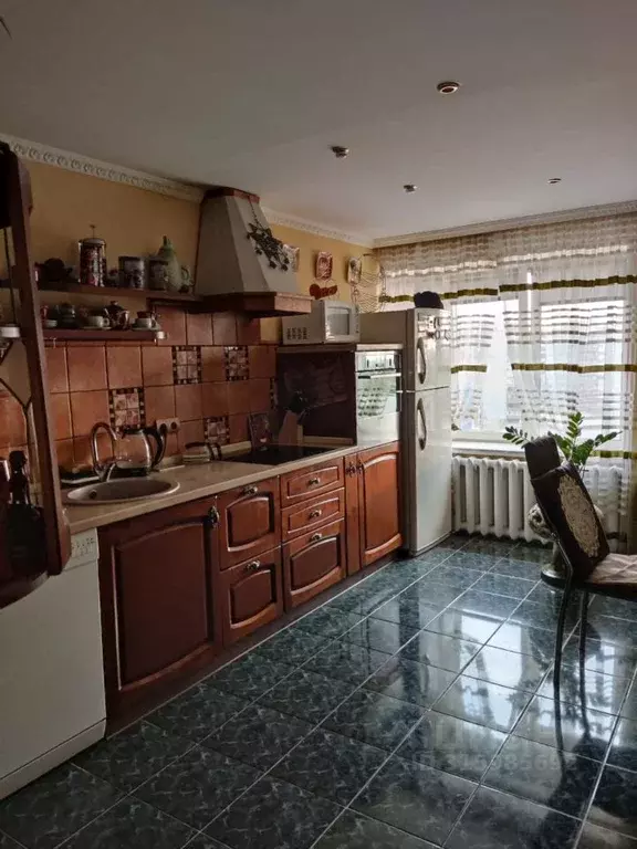 2-к кв. Омская область, Омск ул. 70 лет Октября, 20 (72.0 м) - Фото 1