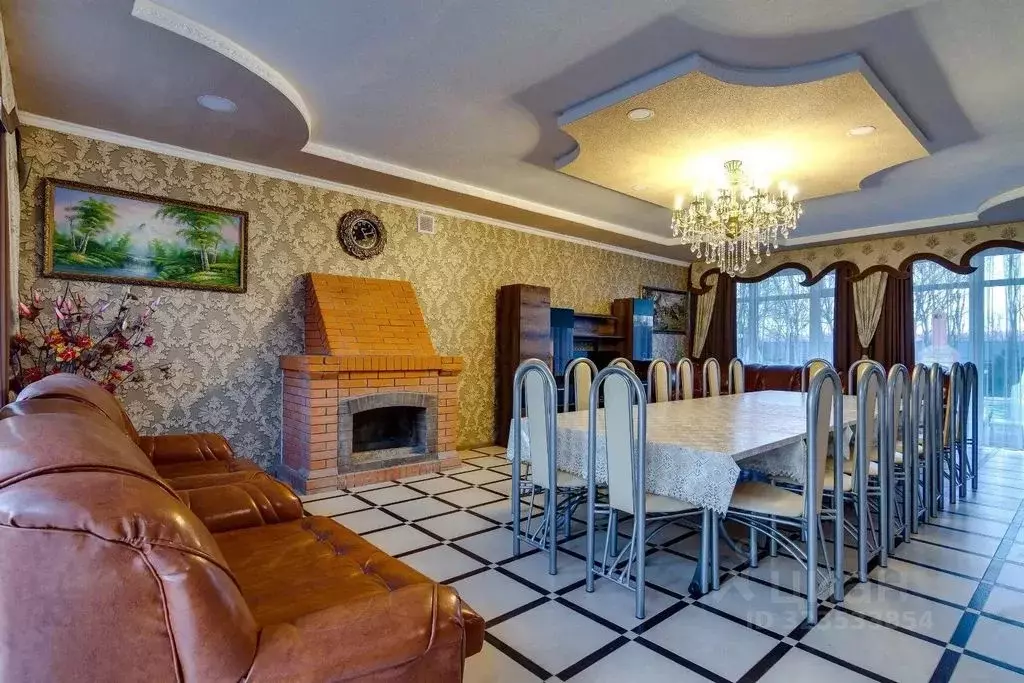 Дом в Краснодарский край, Лабинский район, Упорная ст-ца  (100 м) - Фото 1