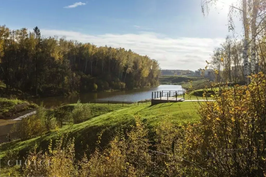 Участок в Московская область, Одинцовский городской округ, д. ... - Фото 1