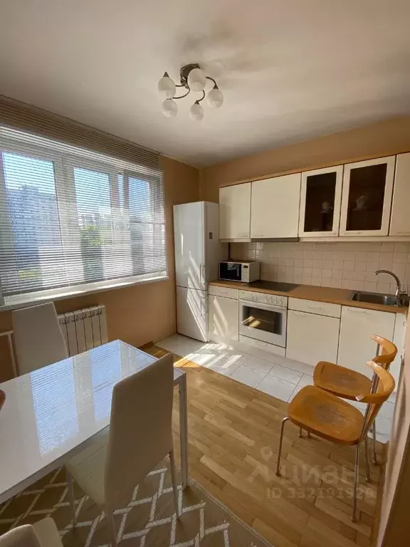 2-к кв. Московская область, Химки ул. Панфилова, 10 (58.0 м) - Фото 1
