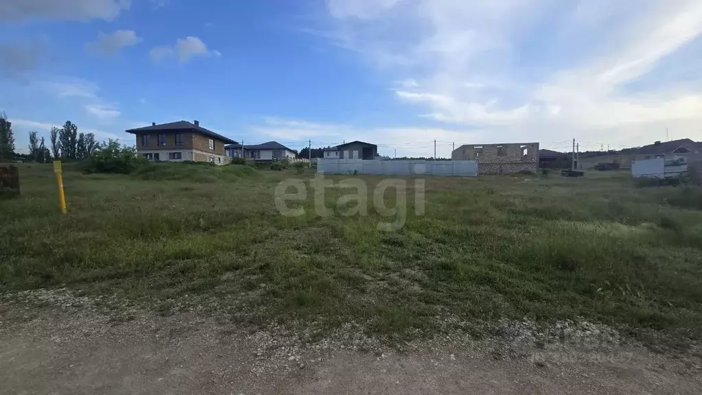 Участок в Крым, Симферополь Луговое-2 мкр,  (6.0 сот.) - Фото 1