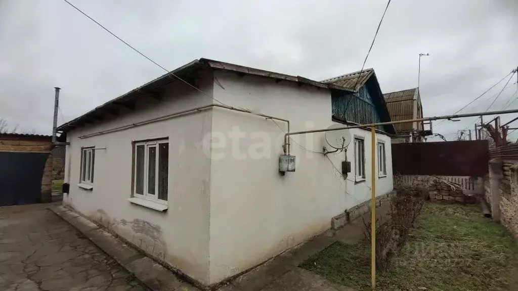 Дом в Крым, Красногвардейский район, Октябрьское пгт ул. Карла Маркса ... - Фото 1