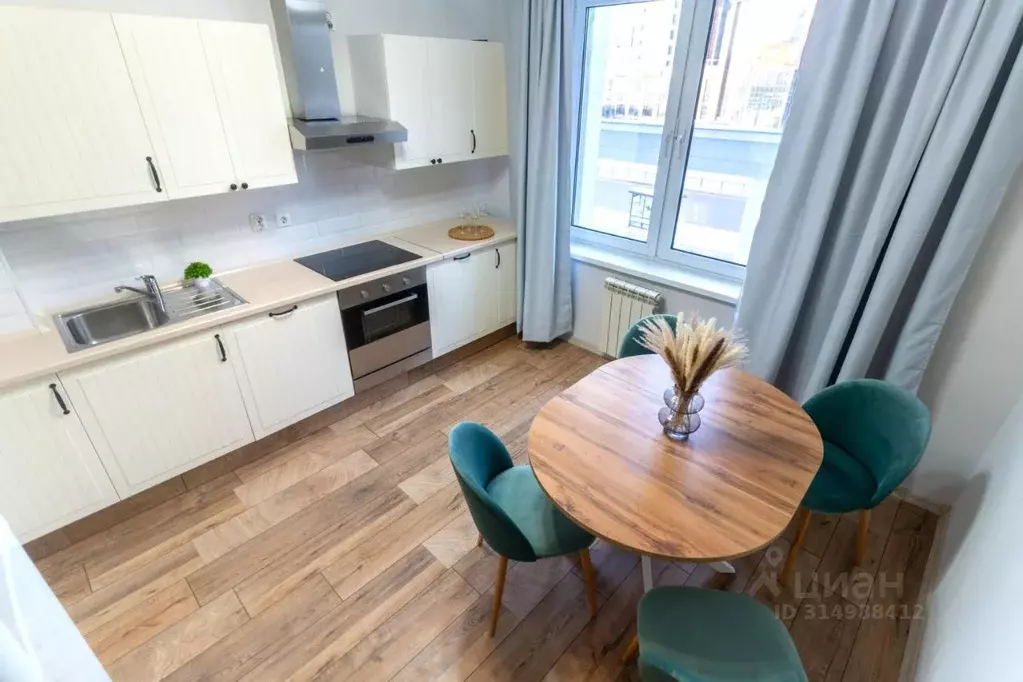 2-к кв. Свердловская область, Екатеринбург ул. Татищева, 49 (66.0 м) - Фото 1