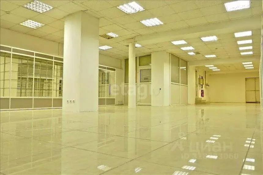 Помещение свободного назначения в Ульяновская область, Ульяновск ул. ... - Фото 1