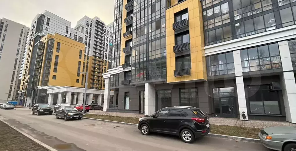 Продажа торгового помещения в новом жилом доме - Фото 1