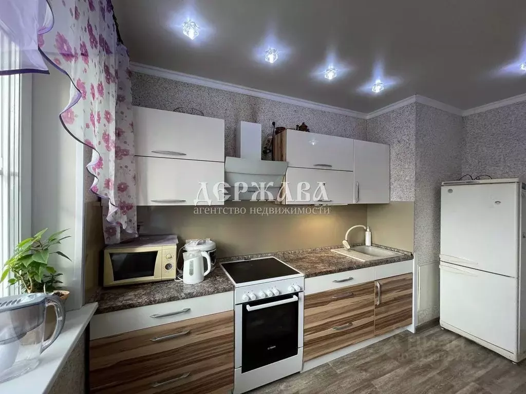 3-к кв. Белгородская область, Старый Оскол Жукова мкр, 19 (66.8 м) - Фото 1