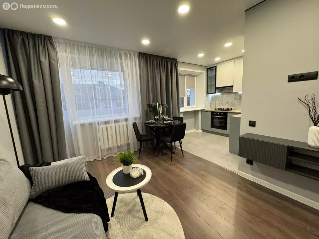 3-комнатная квартира: Киров, улица Воровского, 48Б (56.6 м) - Фото 1