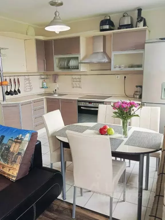 2-к кв. Приморский край, Владивосток ул. Кирова, 15А (52.0 м) - Фото 0