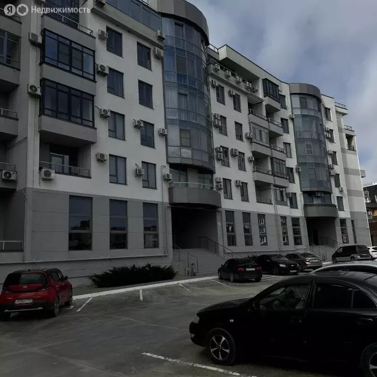 2-комнатная квартира: село Мысхако, улица Владимира Кайды, 4 (70 м) - Фото 1
