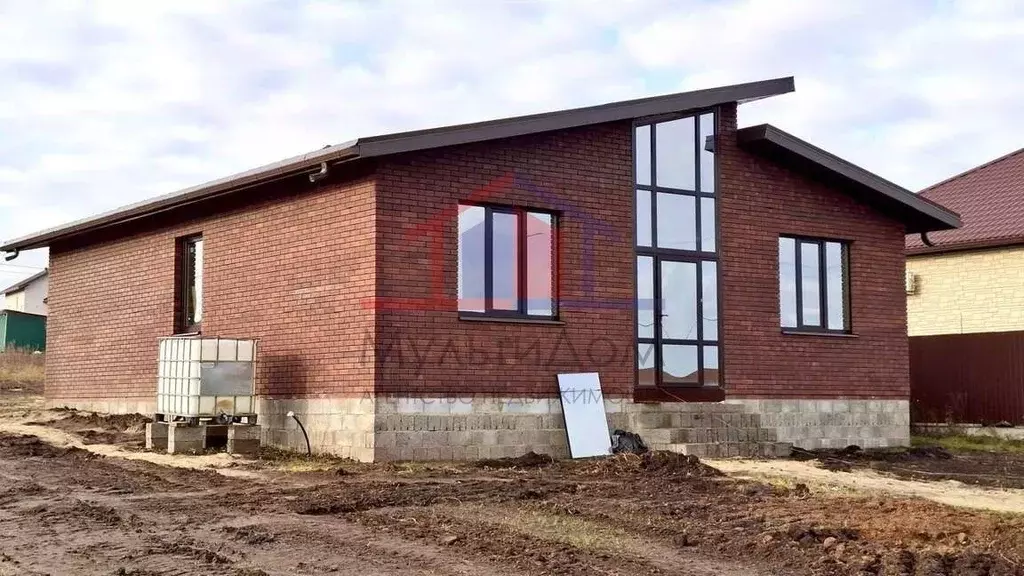 Дом в Белгородская область, Старооскольский городской округ, с. ... - Фото 1