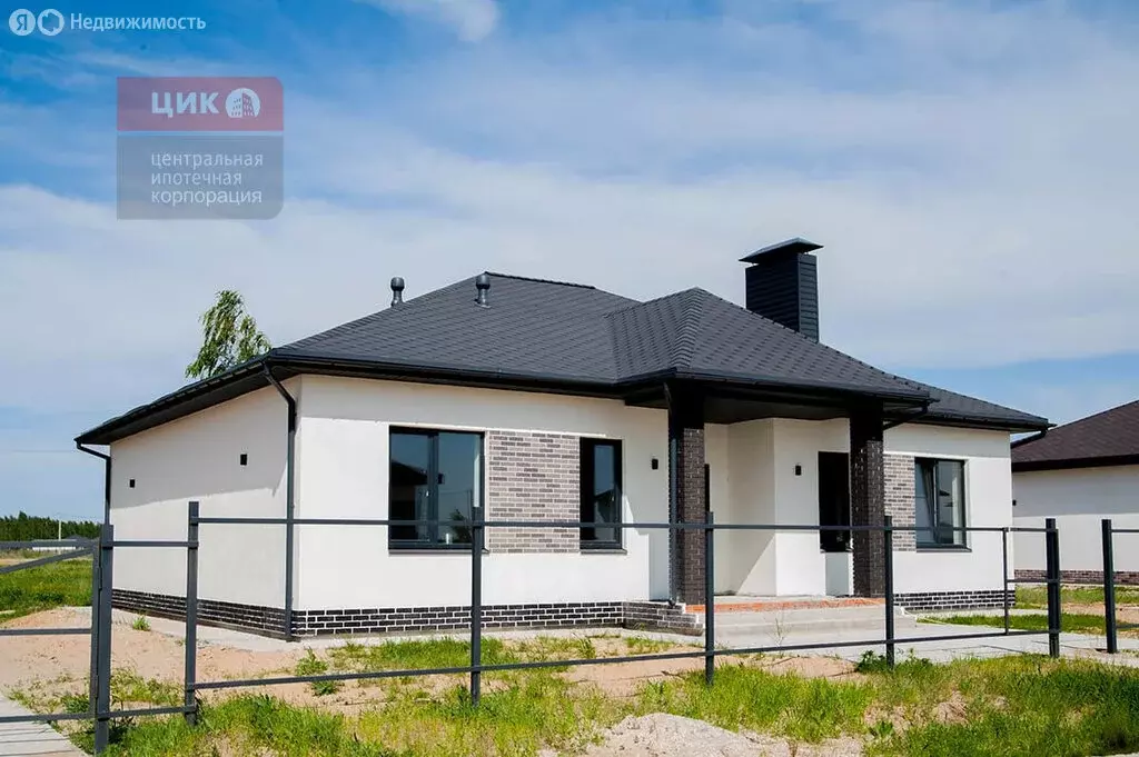 Дом в село Дубровичи, КП Шато, Рябиновая улица (155 м) - Фото 1