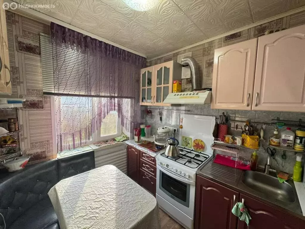 2-комнатная квартира: Усинск, улица 60 лет Октября, 20 (43.3 м) - Фото 0