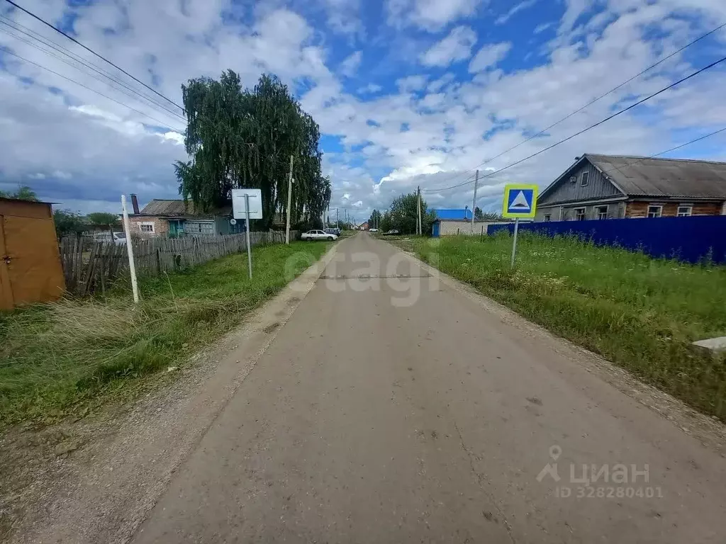 Дом в Башкортостан, Стерлитамакский район, Отрадовский сельсовет, с. ... - Фото 1