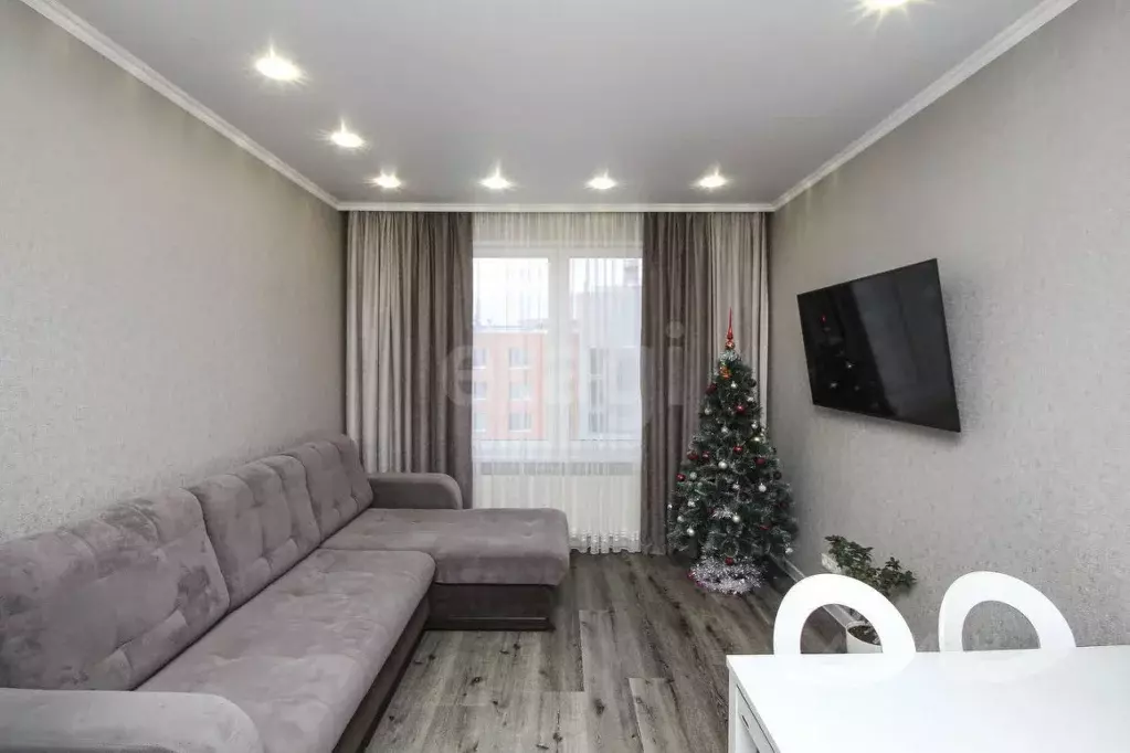 2-к кв. Тюменская область, Тюмень ул. Ю.-Р.Г. Эрвье, 32к1 (60.8 м) - Фото 1