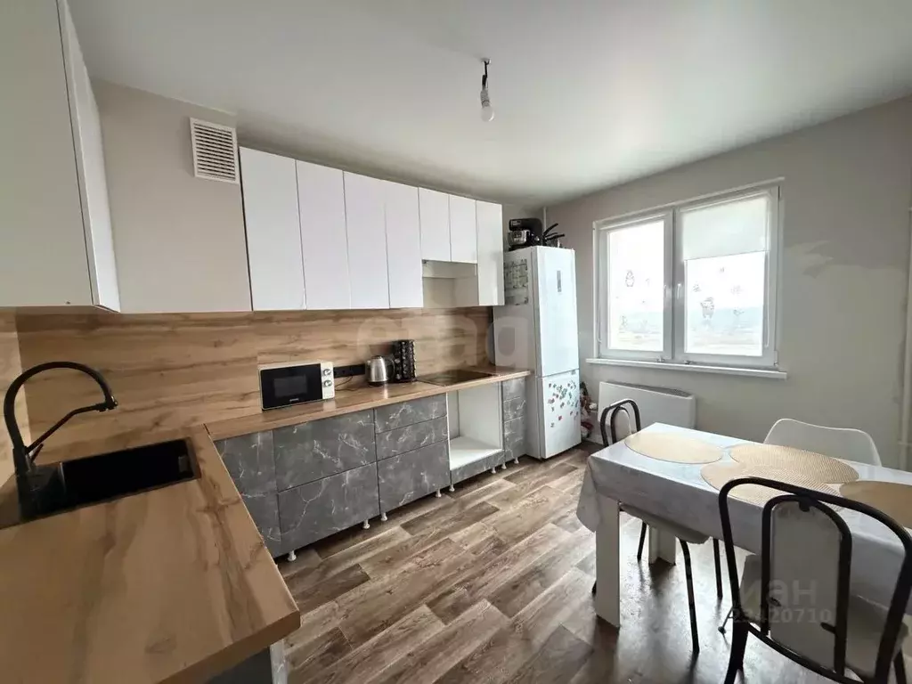 2-к кв. Башкортостан, Уфа ул. Генерала Кусимова, 18 (57.4 м) - Фото 2