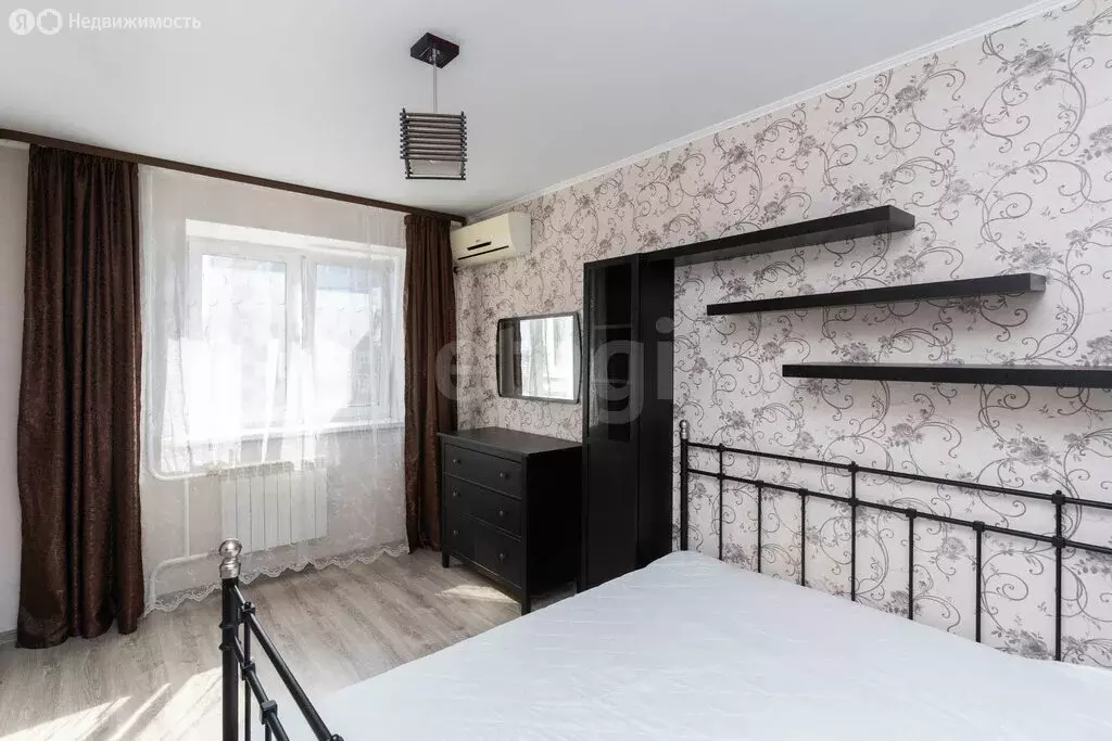 1-комнатная квартира: Тюмень, улица Николая Зелинского, 3к1 (40.7 м) - Фото 2