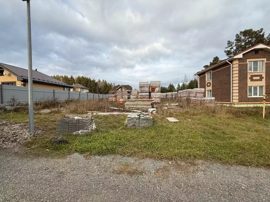 Участок в Свердловская область, Сысертский муниципальный округ, с. ... - Фото 1