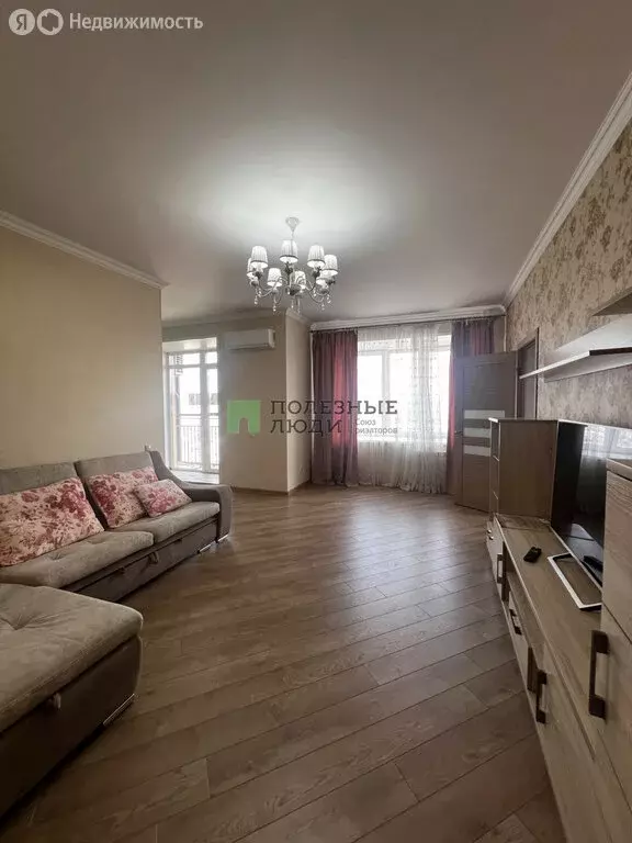 3-комнатная квартира: Красноярск, Линейная улица, 122 (90 м) - Фото 1