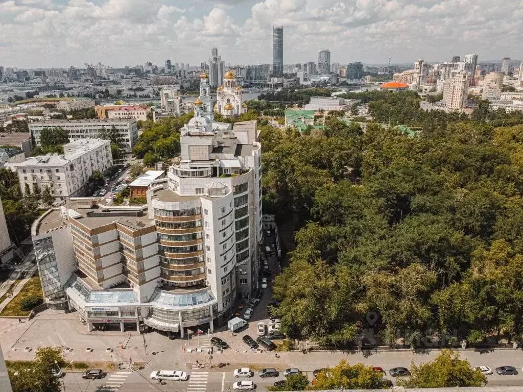 Комната Свердловская область, Екатеринбург ул. Мамина-Сибиряка, 52 ... - Фото 0