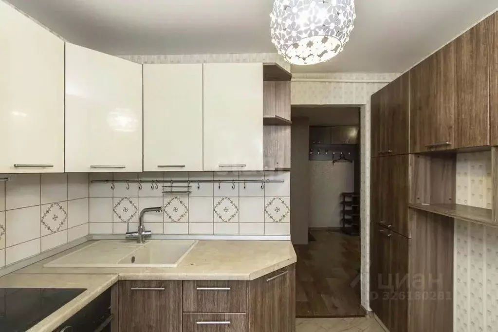 4-к кв. Тюменская область, Тюмень ул. Коммунаров, 7 (62.3 м) - Фото 1