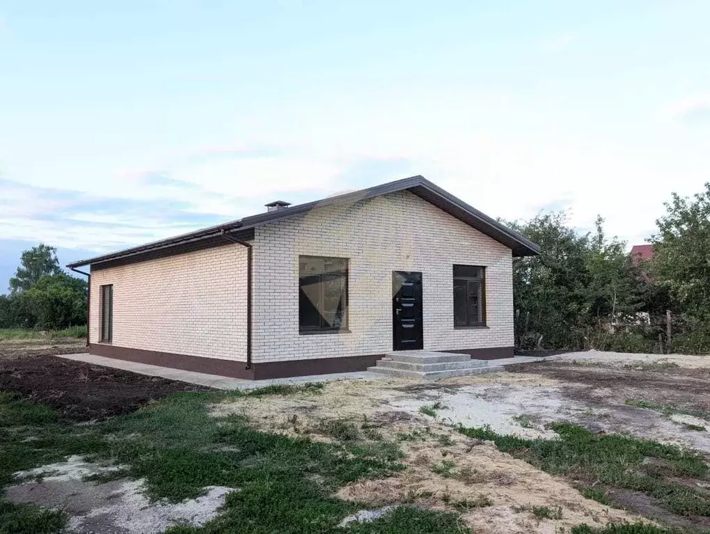 Коттедж в Белгородская область, Старооскольский городской округ, с. ... - Фото 1