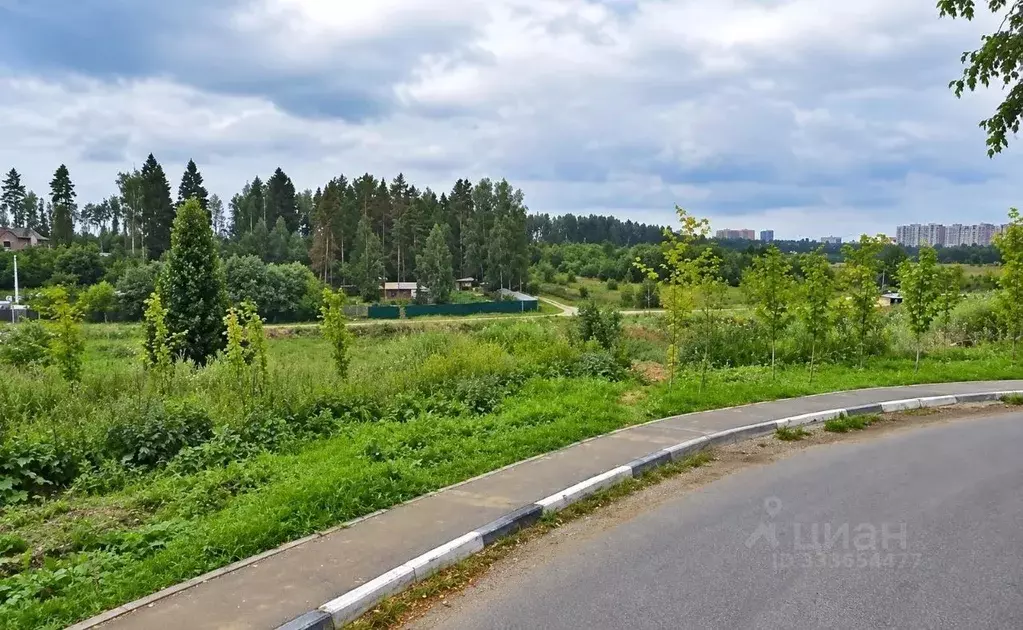 Участок в Московская область, Одинцовский городской округ, д. ... - Фото 2