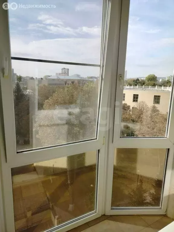 3-комнатная квартира: Саратов, улица имени И.В. Мичурина, 113 (108 м) - Фото 1