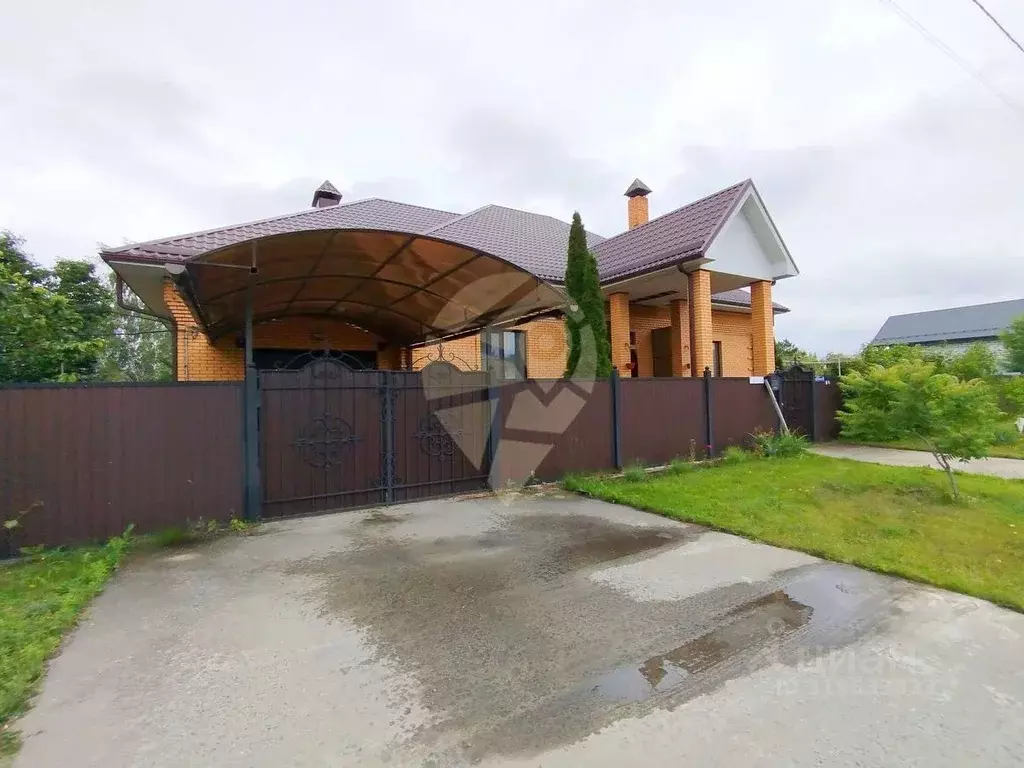 Коттедж в Белгородская область, Старооскольский городской округ, с. ... - Фото 1