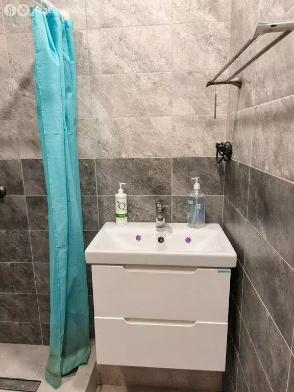 2-комнатная квартира: Феодосия, улица Челнокова, 56А (51 м) - Фото 1