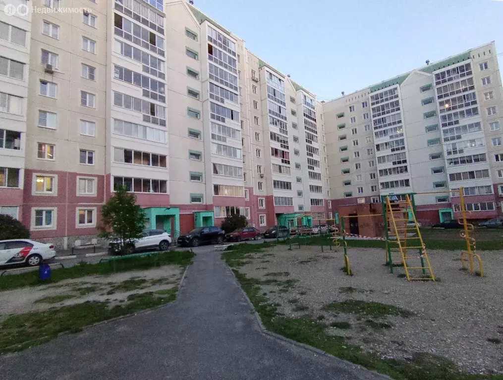 3-комнатная квартира: Екатеринбург, жилой район Елизавет, улица ... - Фото 0