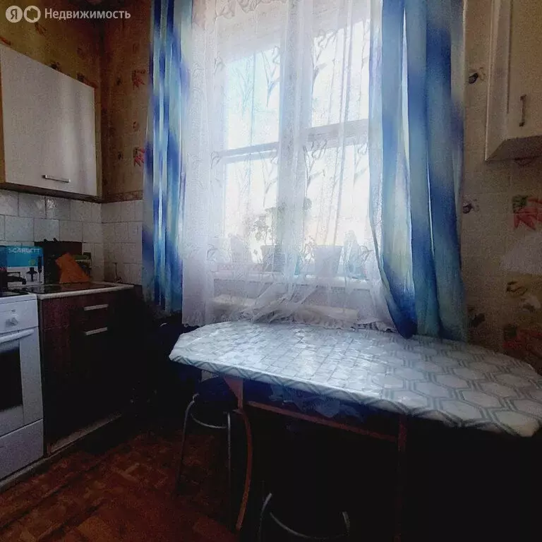3-комнатная квартира: Соликамск, улица Коммунаров, 4 (63.2 м) - Фото 1