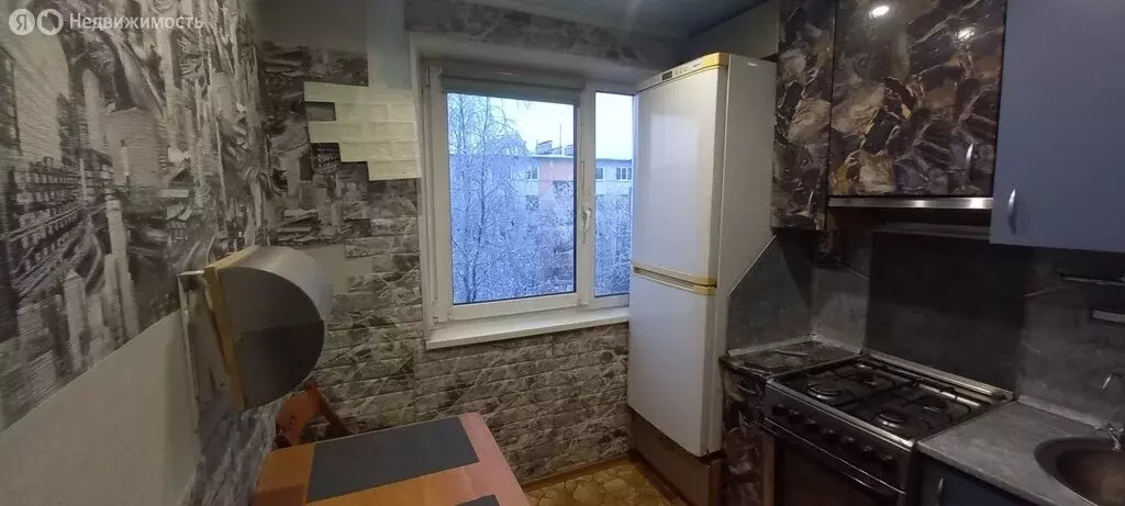 3-комнатная квартира: Мурманск, улица Александра Невского, 73 (47.3 м) - Фото 1