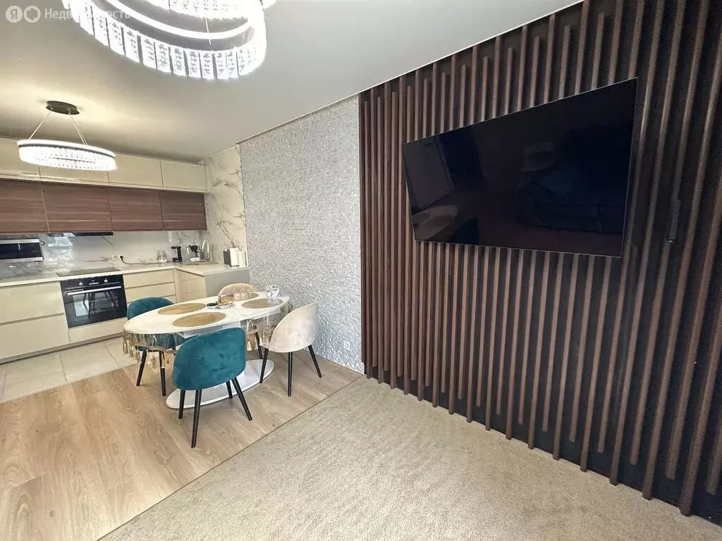 2-комнатная квартира: Люберцы, улица Лётчика Ларюшина, 6к1 (70 м) - Фото 2