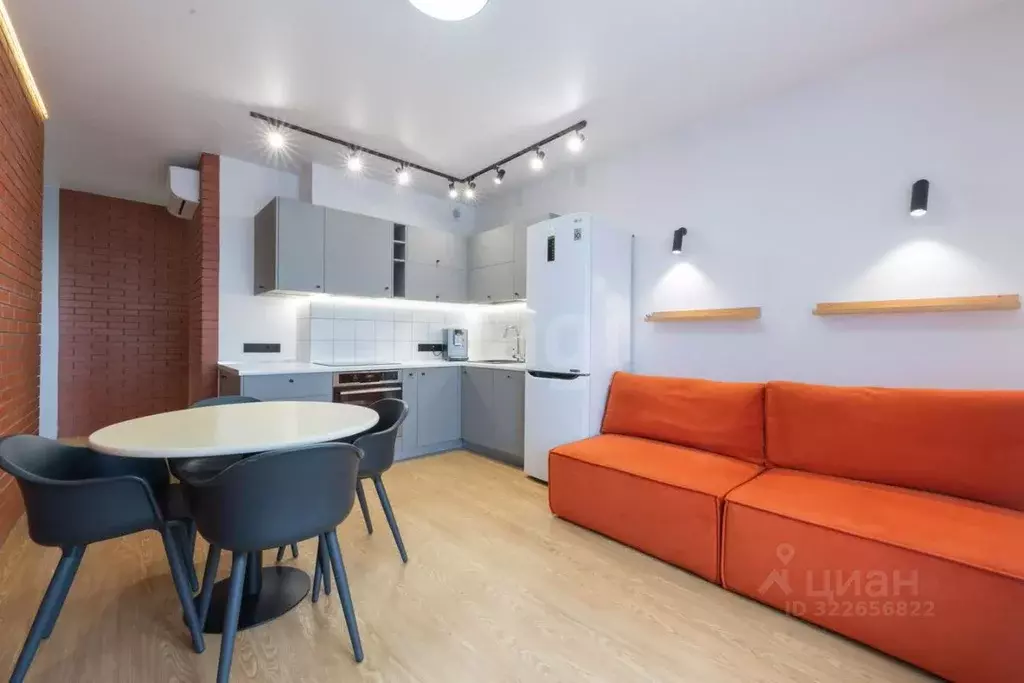 3-к кв. Пермский край, Пермь ул. Революции, 54 (79.1 м) - Фото 1