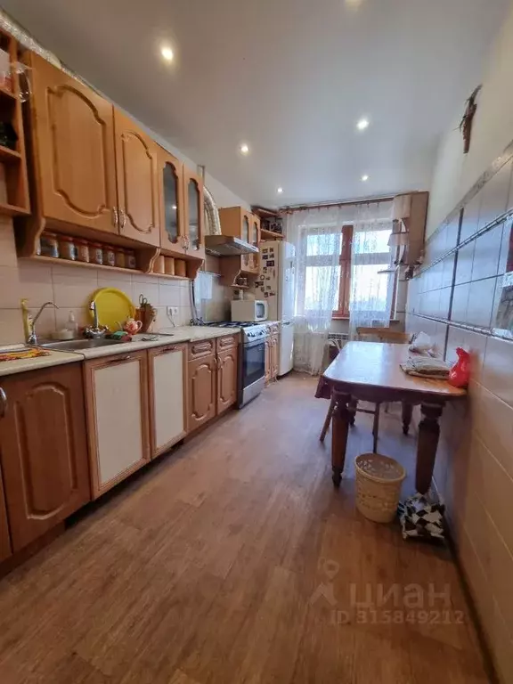 2-к кв. Волгоградская область, Волгоград ул. Быстрова, 58 (67.0 м) - Фото 1