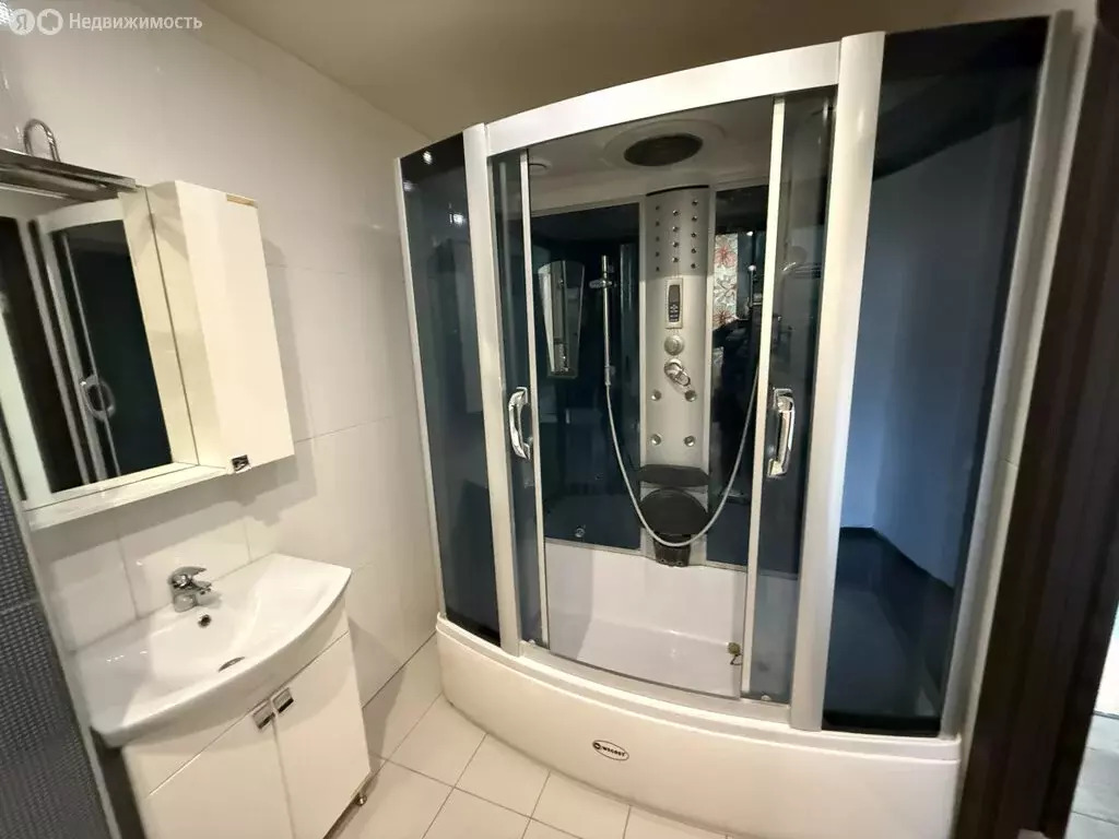 3-комнатная квартира: Саратов, улица имени Ф.А. Блинова, 19 (90 м) - Фото 1