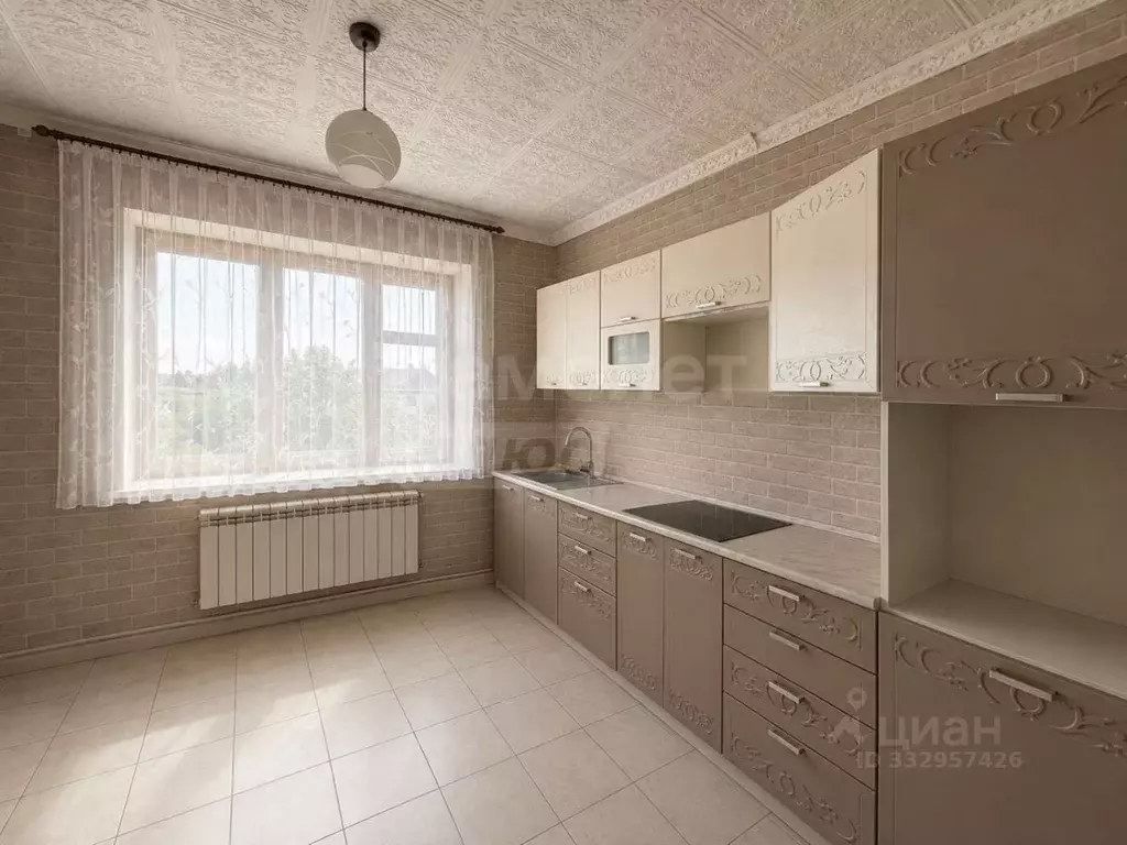 Дом в Оренбургская область, с. Беляевка ул. Почтовая, 64 (115 м) - Фото 1