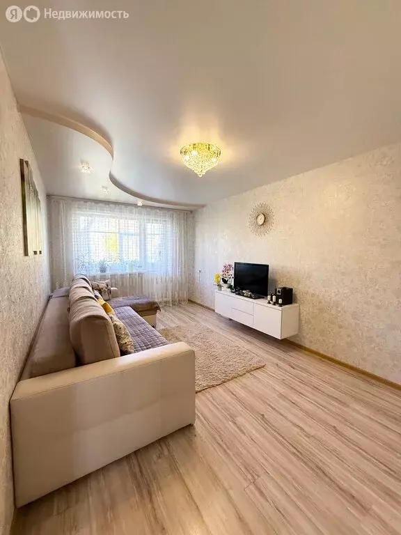 3-комнатная квартира: Братск, жилой район Центральный, Южная улица, ... - Фото 1