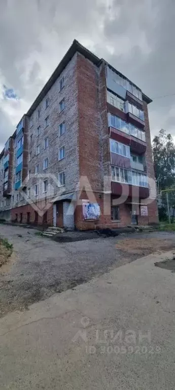 Помещение свободного назначения в Удмуртия, Сарапул Ленинградская ул., ... - Фото 0