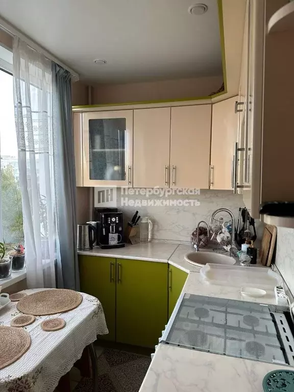 3-к кв. Санкт-Петербург ул. Белы Куна, 26К1 (59.2 м) - Фото 0