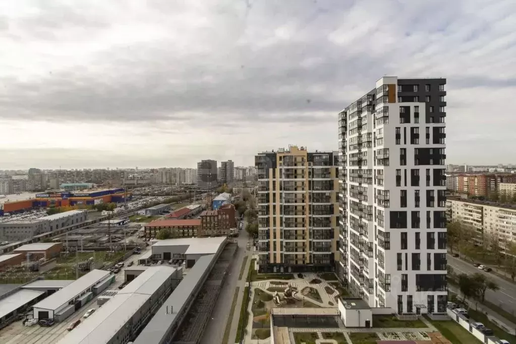 2-к кв. Тюменская область, Тюмень Профсоюзная ул., 55 (70.6 м) - Фото 1