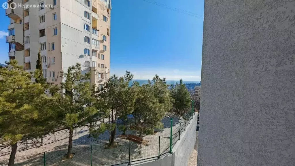 1-комнатная квартира: Ялта, улица Крупской, 52 (52 м) - Фото 1