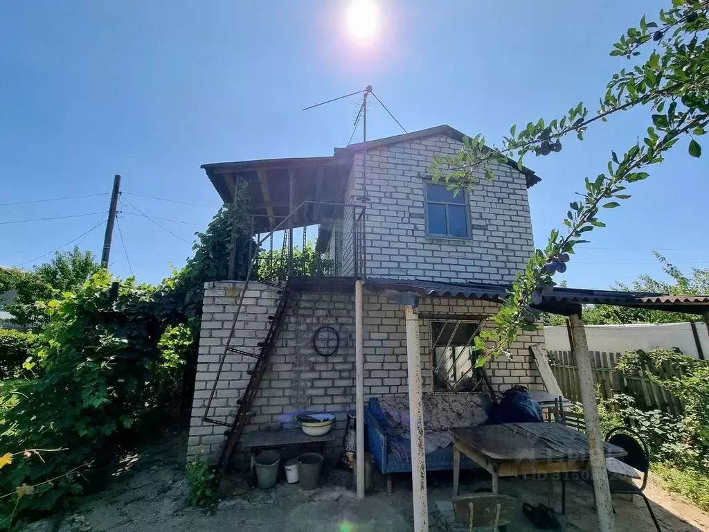 Дом в Волгоградская область, Волжский Заря СНТ, ул. 8-я (30 м) - Фото 0
