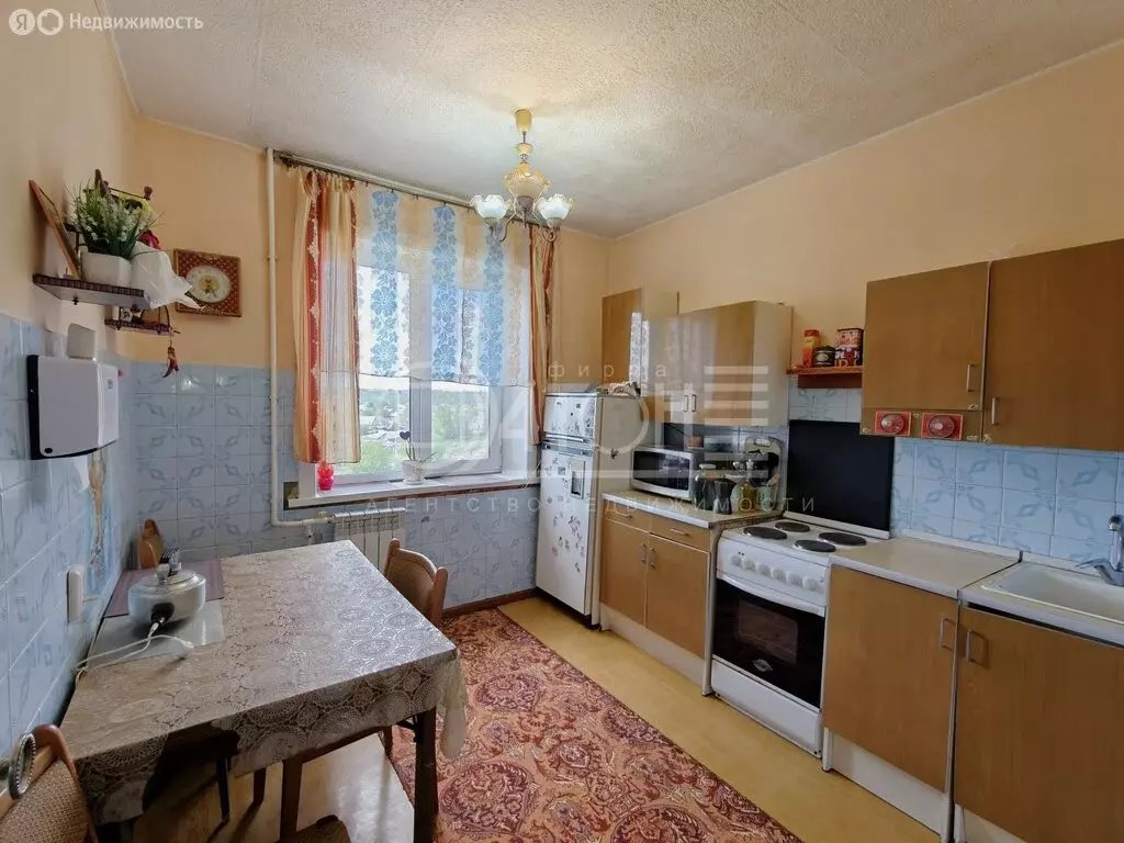 3-комнатная квартира: Бийск, Ударная улица, 83/1 (62 м) - Фото 1