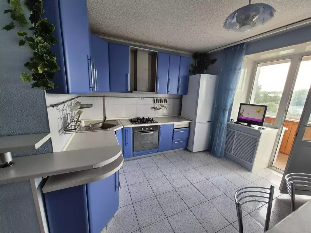 3-к кв. Калужская область, Калуга Хрустальная ул., 10 (78.0 м) - Фото 1